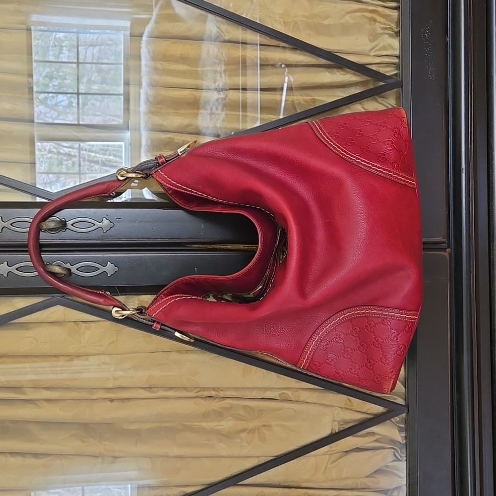 GUCCI  Red Leather Women's Hobo Style Bag (Authentic)